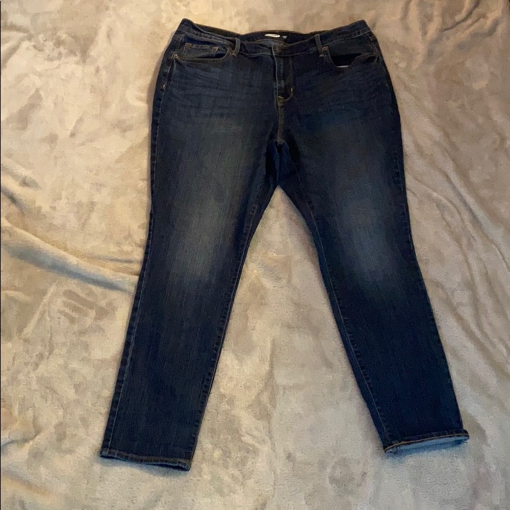 Old Navy Curvy Skinny medium wash denim jean